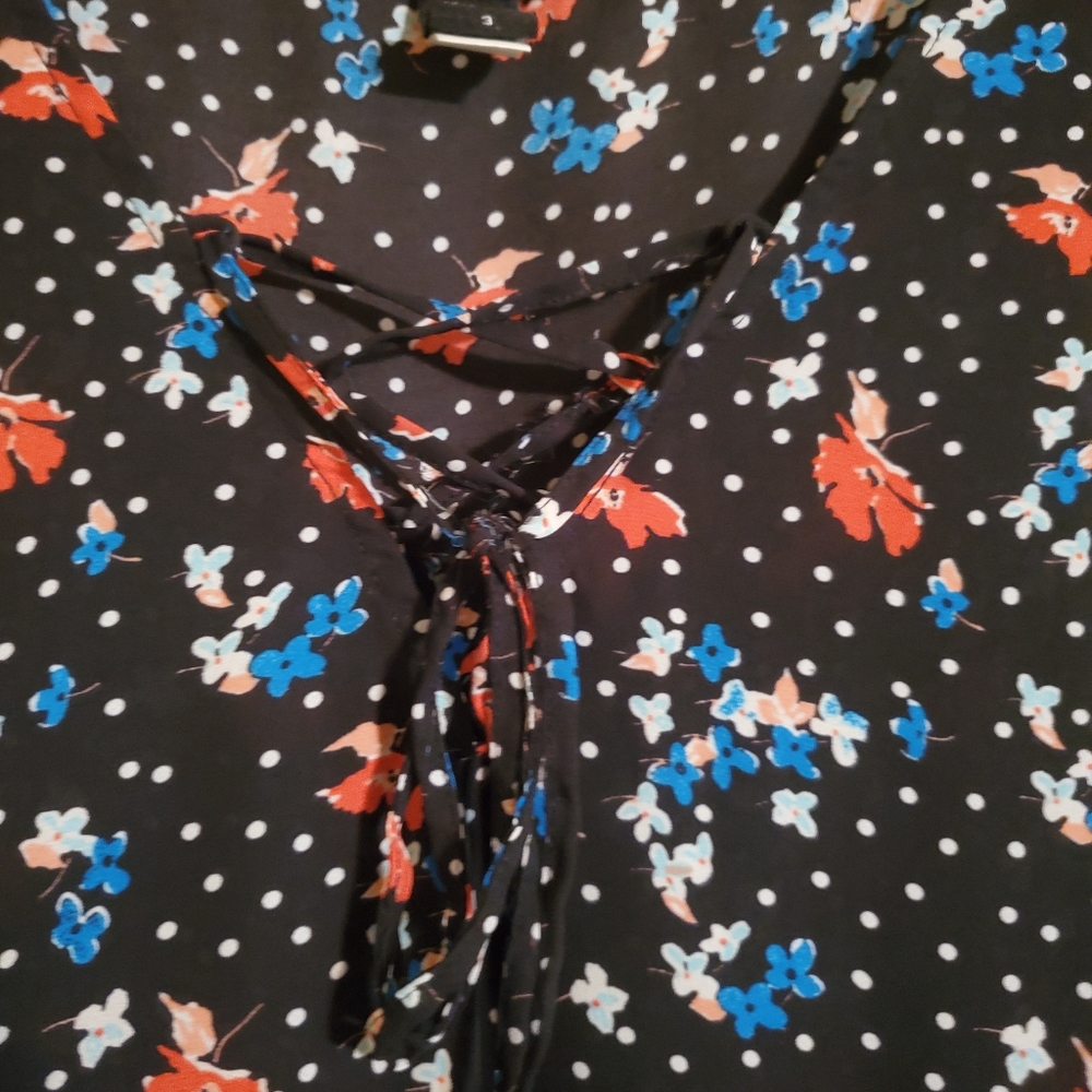 Black floral sheer torrid tank - Picture 2 of 5